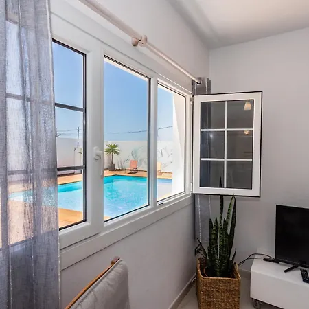 Dulce Celestino Lanzarote Villa Nazaret