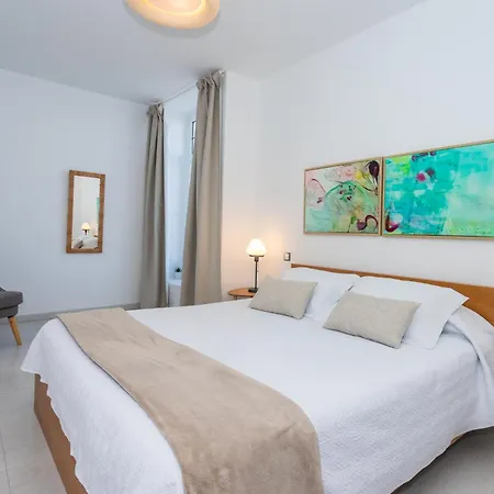 Dulce Celestino Lanzarote * Nazaret